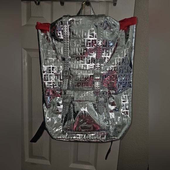 Spray Ground Silver Backpack NWT - Picture 1 of 4